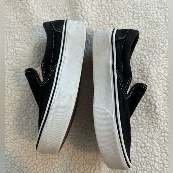 Vans Women's Black Slip-On Platform Shoes - Picture 4 of 8